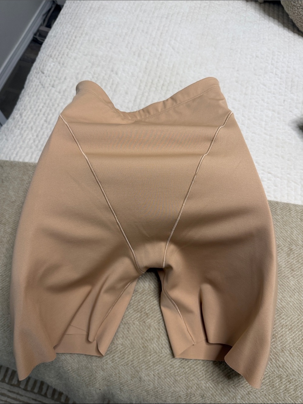 SKIMS BODY HIP & BUTT ENHANCING SHORT